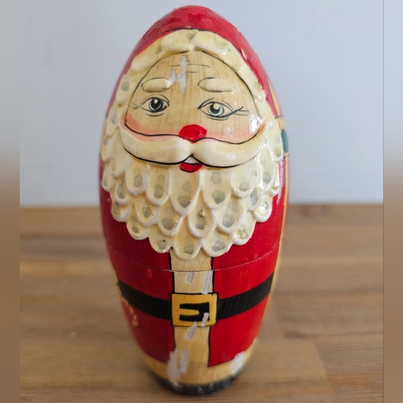 NESTING SANTAS 4 Wooden Christmas Holiday Figurines - Picture 6 of 6